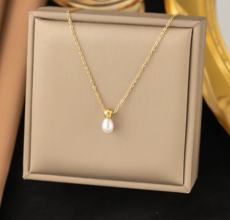 Pearl Pendant-Chain Necklace