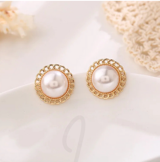 Pearl Earring