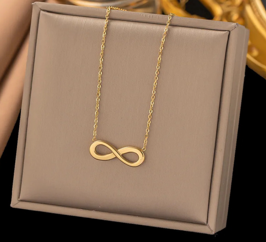 Chain Pendant Necklace